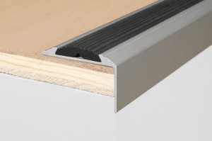 Listwa schodowa z wkładką antypoślizgową A38 120cm