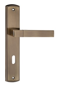 Klamka drzwiowa BETA długi szyld, 90mm na KLUCZ,  patyna