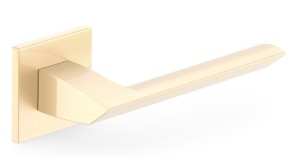 Klamka drzwiowa QUANTA K, FIT 6mm, kwadratowy szyld, mosiądz szczotkowany