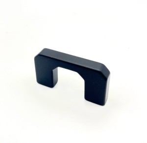 Uchwyt meblowy kwadratowy ścięty Czarny Mat C-5821/32 P61 Campana 